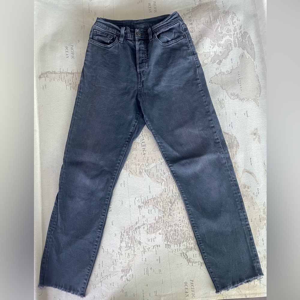 Levi’s 90s Gray/ Purple Wash High Rise Raw Hem Jeans Size 29 - Picture 5 of 14